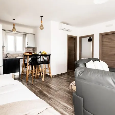 House Suites - Psarou Holiday home *